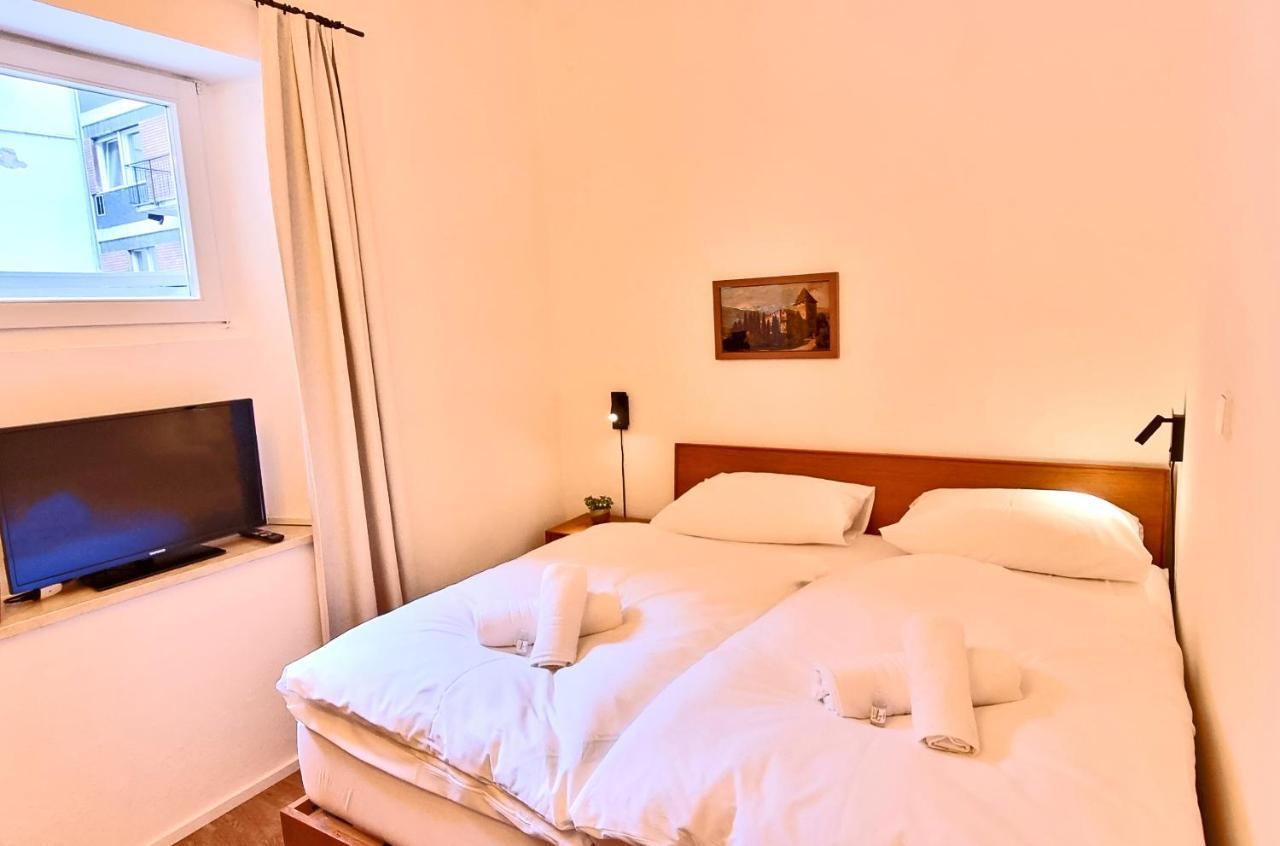 Apartment Emilie With Parking Historic City Center Мерано Екстериор снимка